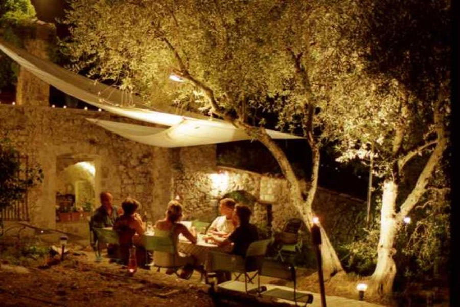 Dinner-terrace-night-700-600×416