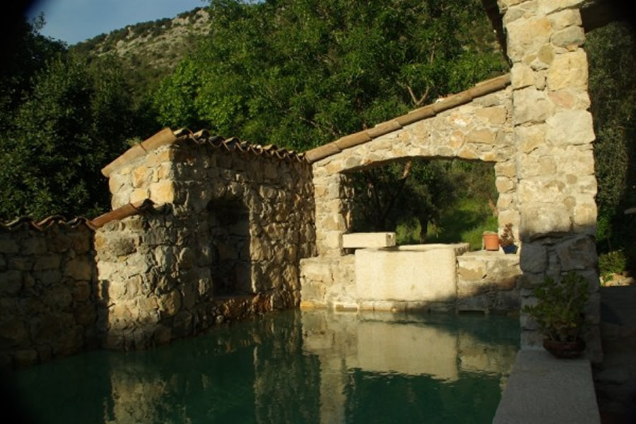 The-pool-at-BB-La-Parare-600×399