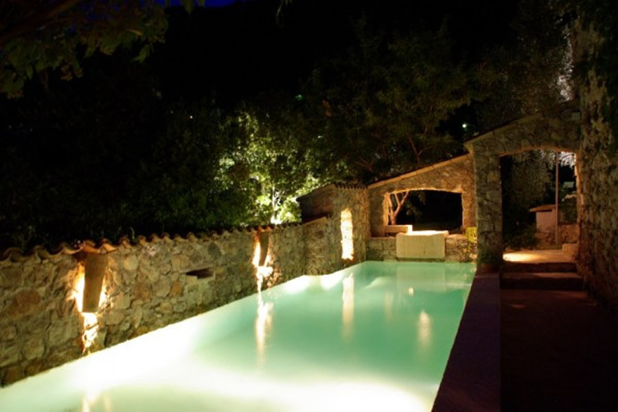 The-pool-at-La-Parare-at-night-600×399