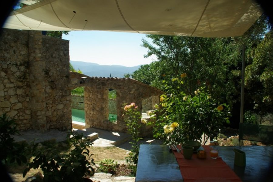Vue-from-the-breakfast-at-BB-La-Parare-600×399